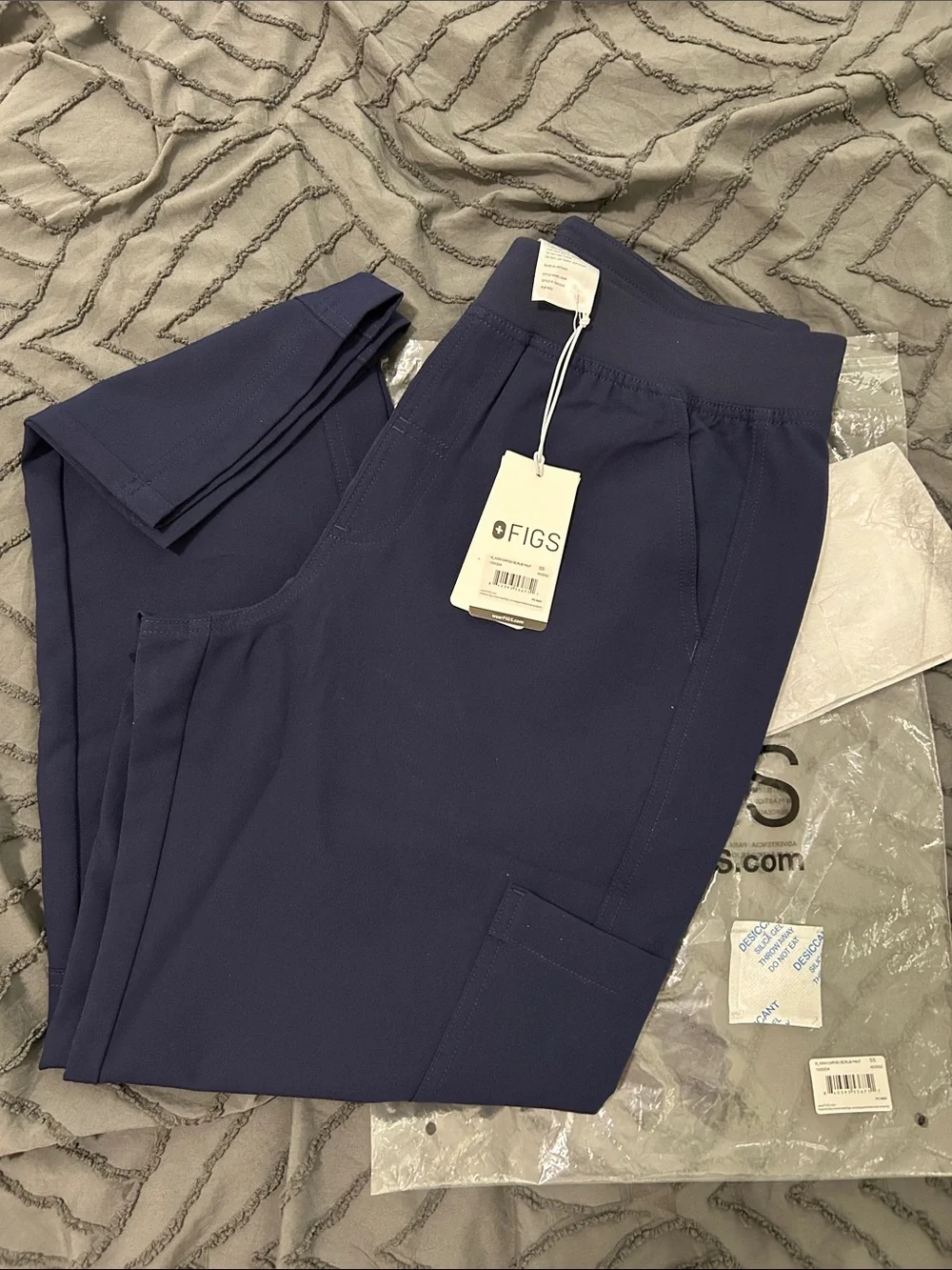 FIGS Axim Men's Navy Cargo Scrub Pants SML Short